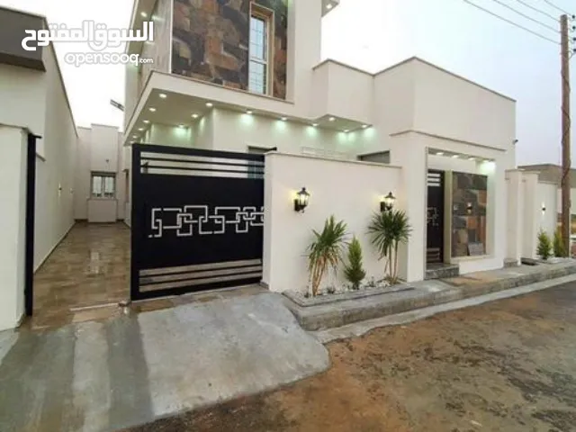 240 m2 4 Bedrooms Townhouse for Sale in Tripoli Ain Zara