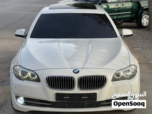 BMW F10 2012 نظيفة درجة أولى وعيب لا