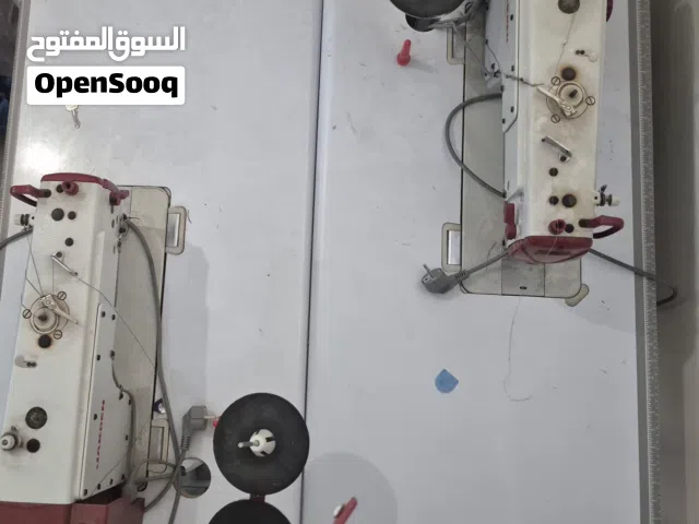 متوفر 2 مكينات خياطه و مكينة كبس ازرار.  نوع JAKBEN.           مستخدمات استخدام بسيط (قاعدات انضاف)
