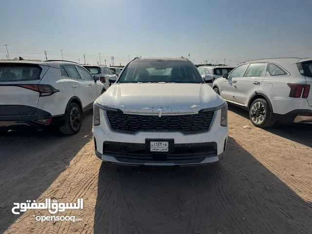 كيا سورنتو زيرو ضمان الدولية أو 100 الف كيلو  اربع تبديلات دهن مجانية صيانه سنه مجانية  سته سلندر