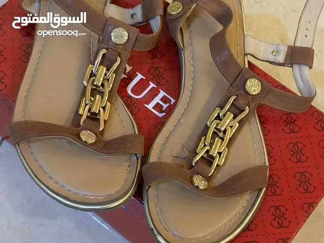 صندل ماركة جيس