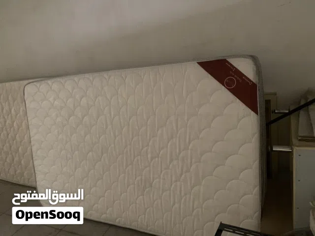 عدد 2فرش سرير بحاله ممتازه جدا