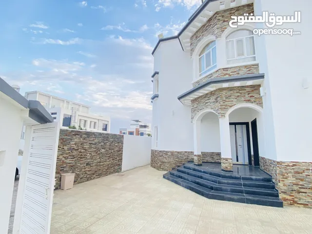 366m2 5 Bedrooms Townhouse for Sale in Muscat Amerat