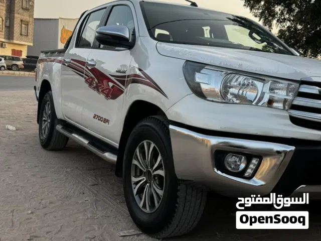 2016 Toyota Hilux GLX