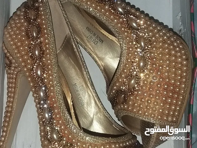 جواتي عرايس بسعر بسيط تم شراء واستحدامه مرة