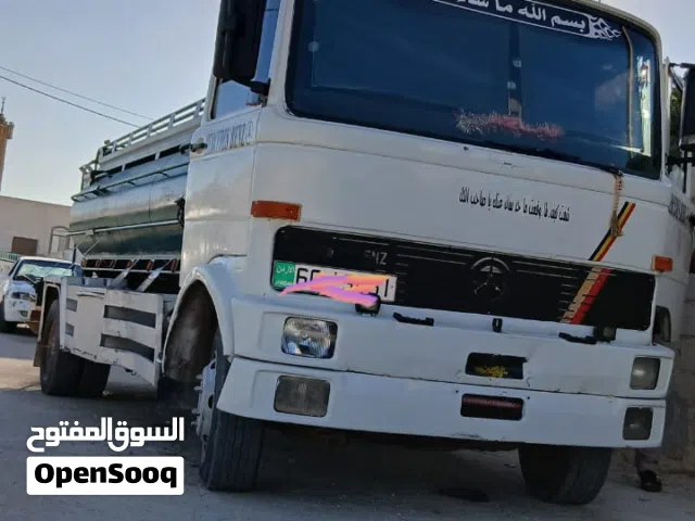 مرسيدس بنز 813 للبيع