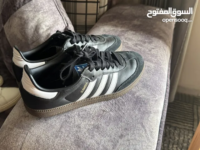 Black Comfort Shoes in Zarqa