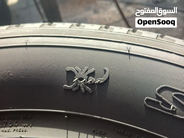 القياس طقم 16 70 215 برلي  وطقم 16 60 225 دنلوب ياباني يرجى قراءت الوصف جيدا