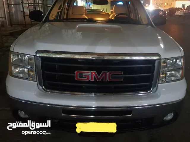 GMC Sierra double cabin in excellent condition