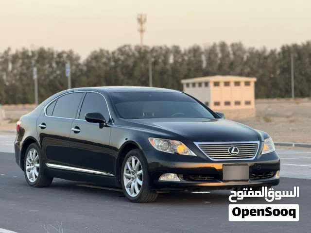 Lexus LS 460 2009, American Specs very very clean car and very good condition / only 22000 aed