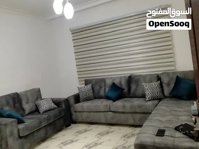 طقمين كنب مستعمل بحالة الوكالة للبيع بسعر مغري جدااااا