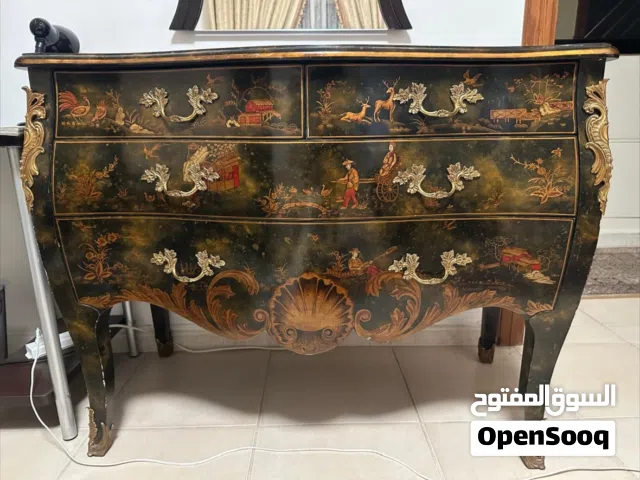 طاولة جانبية انتيكة