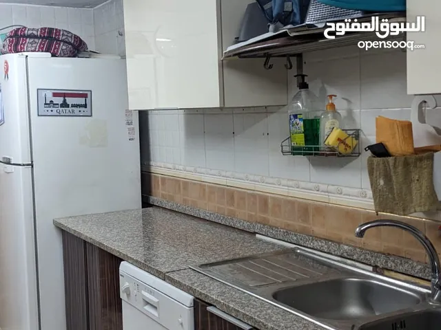 مطبخ خشب مستعمل تفصيل Glossy بحالة ممتازة