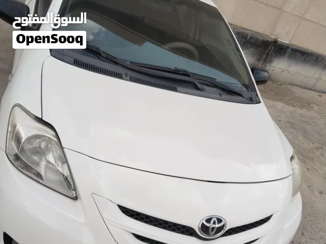 تويوتا يارس 2009 (قير عادي) أربعة مقاعد