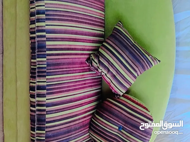 طقم كنب الدب مستعمل بحاله جيده جدا 7 مقاعد ما في مزع ولا كسر السعر 40 دينار