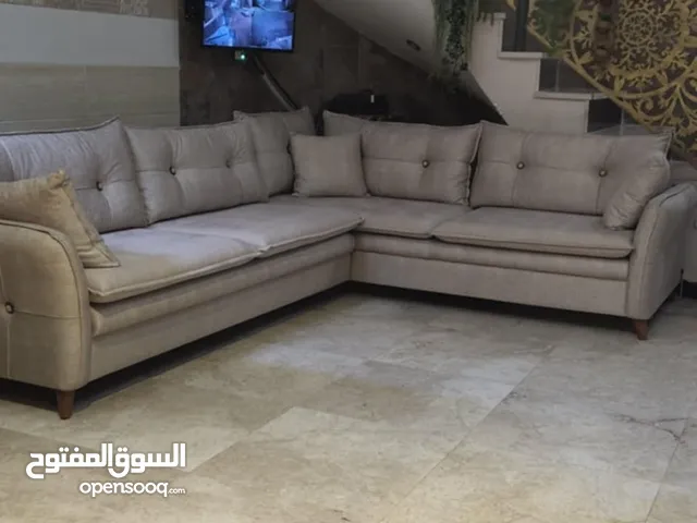 ديوان زاوية يتحول مخزن عند قلبه وسرير
