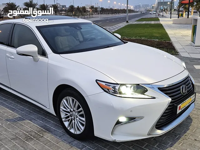 2017 Lexus ES350. Pearl white. Excellent condition