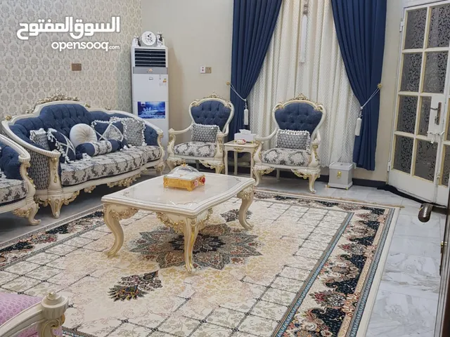 215 m2 3 Bedrooms Townhouse for Sale in Basra Tannumah
