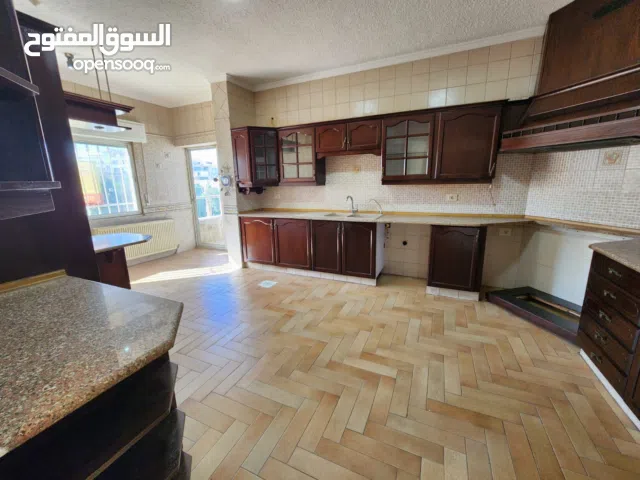 200 m2 3 Bedrooms Apartments for Sale in Amman Deir Ghbar