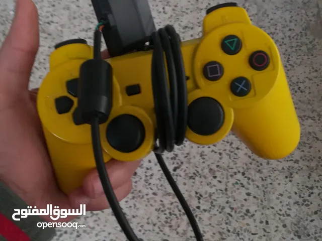 يدات تحكم بلاستيشن 2 كوبي ون وفي يد لون اصفر لون نادر. اليد 3 دنانير فقط الثنتين 5 دنانير عرض نار
