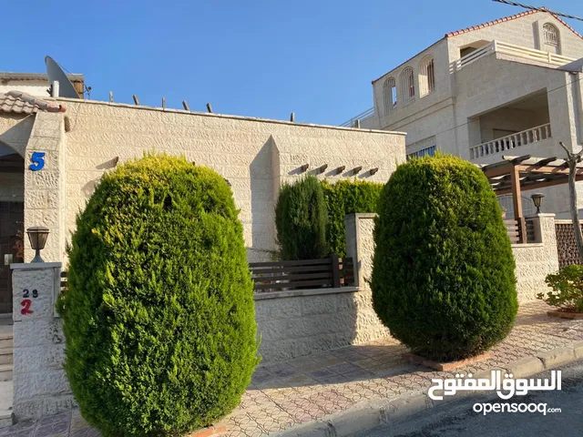 380 m2 4 Bedrooms Villa for Sale in Amman Khalda