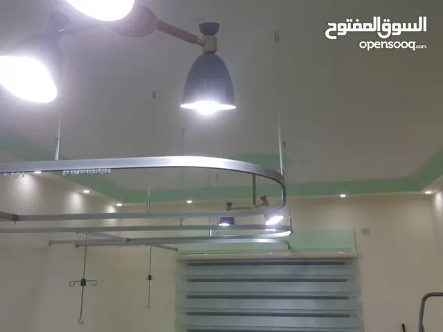 تنفيذ جميع انواع ديكور تنجيد الواح عزل ارضيات ستائر زيبراا رولات جسور مستشفيات براويز الواح ديكور