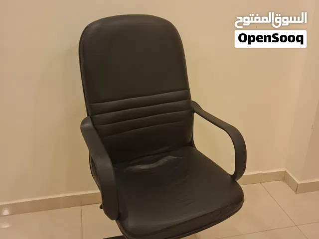 كرسي مكتب جديد بحالة الوكاله .