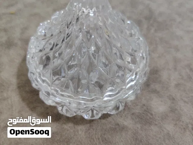 وعاء زجاج جميل