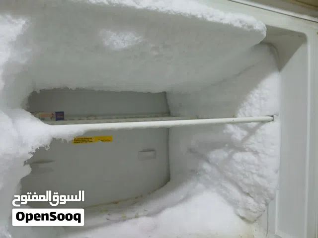 ثلاجة مستعملة للبيع بسعر مناسب