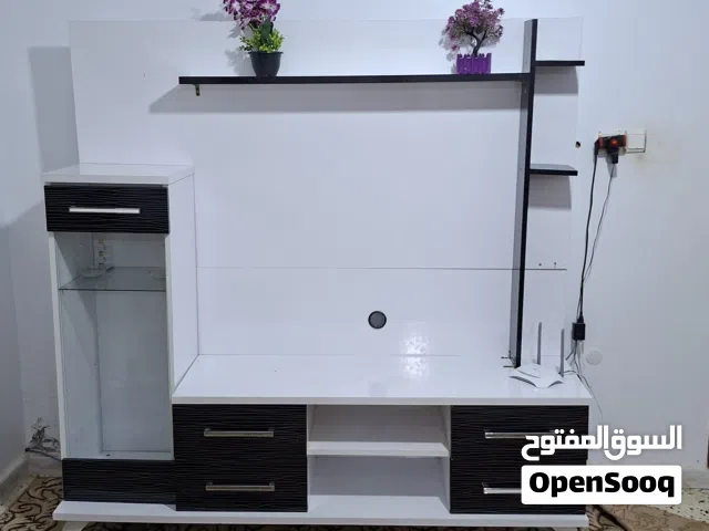 السالم عليكم عندي طولة بوفيه مستعملة استعمال نظيفة للبيع وهذا رقمي المكان ضواحي البيضاء ال
