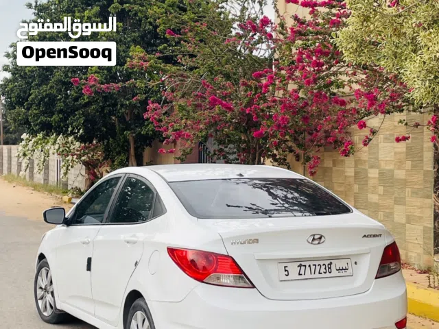 2012 هيونداي اكسنت SE