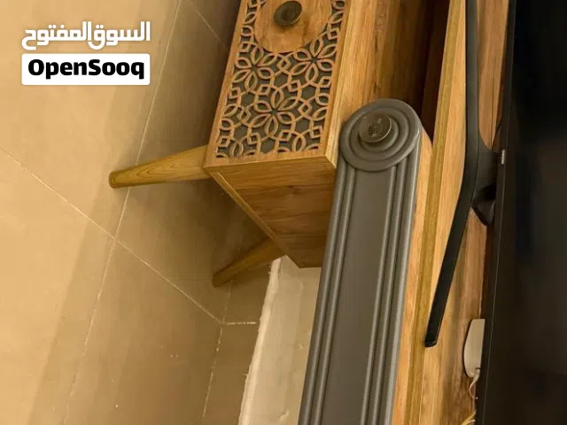 طاولة تلفزيون خشب بلوط   150 دينار