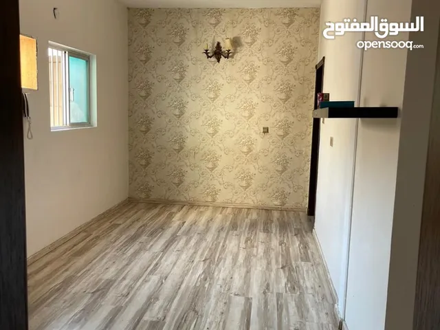 250 m2 4 Bedrooms Townhouse for Rent in Northern Governorate Madinat Hamad