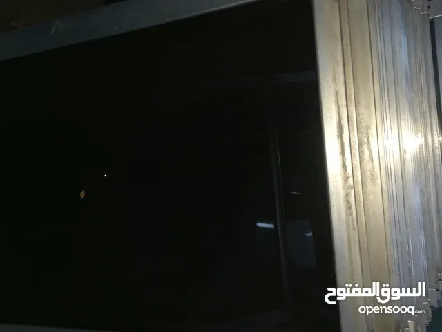 شبابيك المنيوم لون سلفر زجاج عسلي بحال الوكااأأله عدد 10