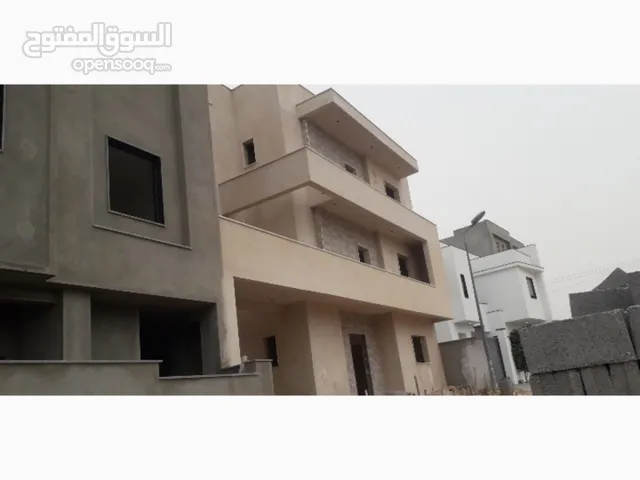 590 m2 More than 6 bedrooms Townhouse for Sale in Tripoli Ain Zara