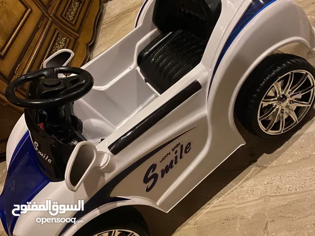 سياره مقاس وسط حالتها جديده