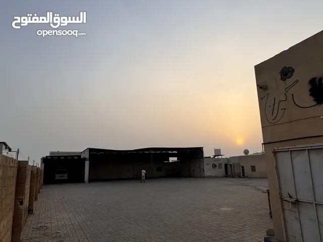 للإيجار مخزن بمساحه 1.200 متر For rent a warehouse with an area of 1.200 meters