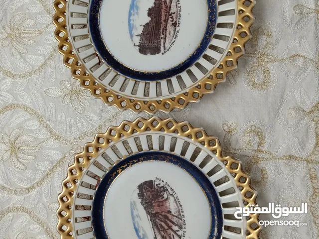 عدد من التحف المميزه المتميزه