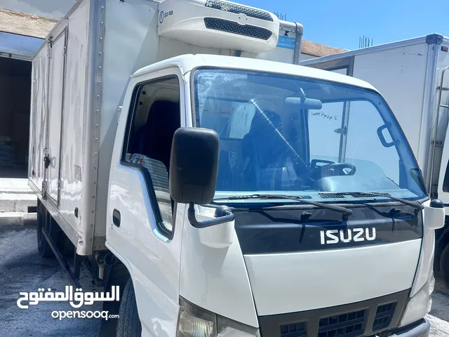 ثلاجة ايسوزو موديل 2013 فحص كامل بحالة ممتازة للبيع بسعر مغري
