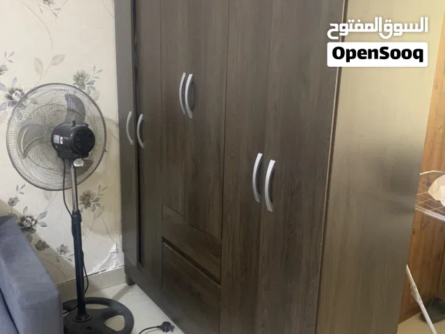 خزانة ملابس جديدة