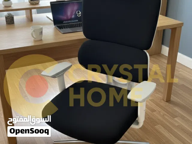 كرسي بريميوم متحرّك – راحة وأناقة في كل تفصيلة!   كرسي مكتبي مريح بتصميم عصري يجمع بين الأناقة
