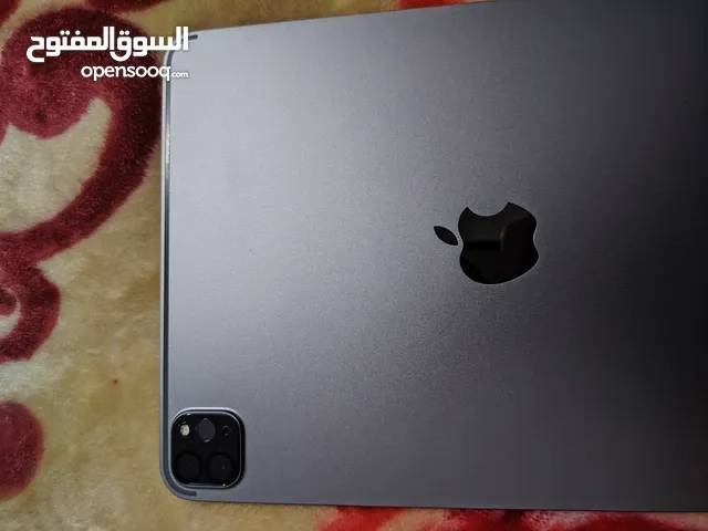 Apple iPad pro 4 128 GB in Al Karak
