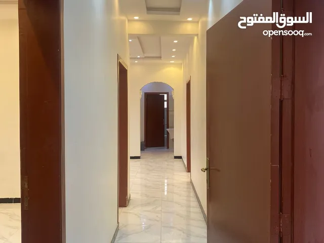 350 m2 4 Bedrooms Apartments for Rent in Al Riyadh Ar Rimal
