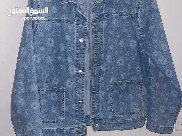 سترة كابوي للبيع بتصميم لطيف جداً و مناسب للجامعات او المدارس