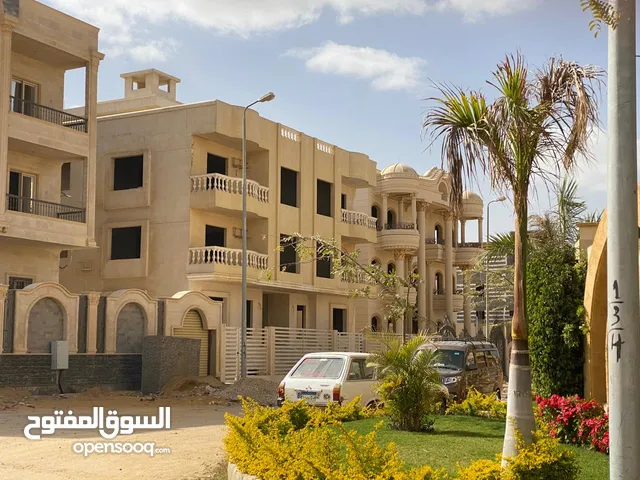 فيلا للبيع التجمع الخامس مساحه 2400م استلام فوري