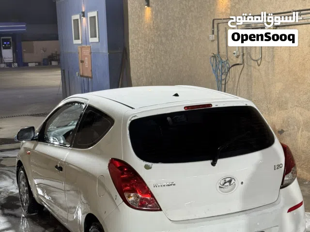 2014 هيونداي i20 Standard