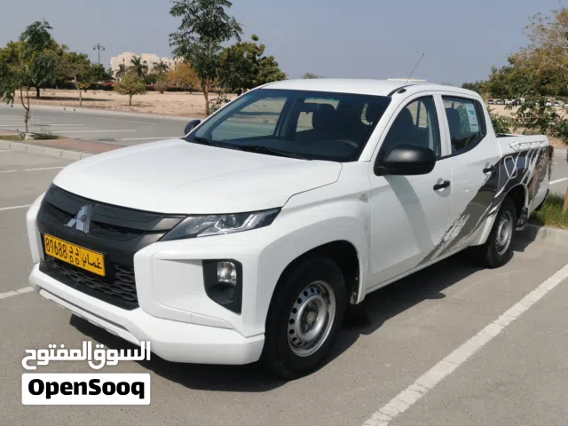 Used Mitsubishi L200 in Al Dakhiliya