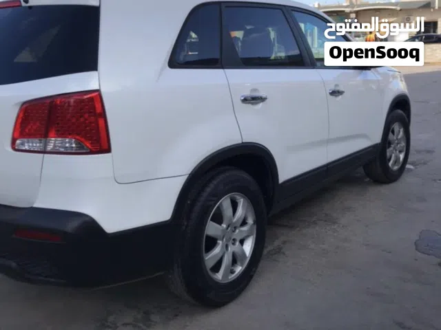 2013 كيا سورينتو LX