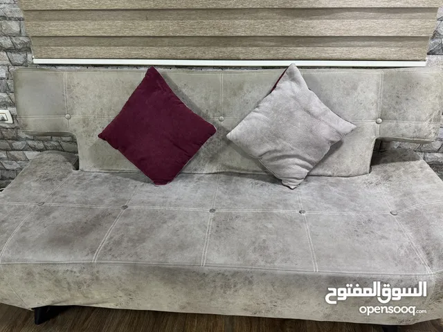 للبيع بسعر ممتاز صوفا امريكية انيقة ومريحة بحالة ممتازة من حيث الراحة والنظافة والجودة