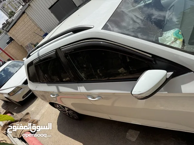 سكودا فابيا 2017
